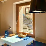 Boutique Alpine One-bedroom By Supastays - Via Lyssandrin 8
