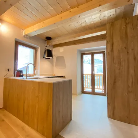 Boutique Alpine One-bedroom By Supastays - Via Lyssandrin 8 아파트 *