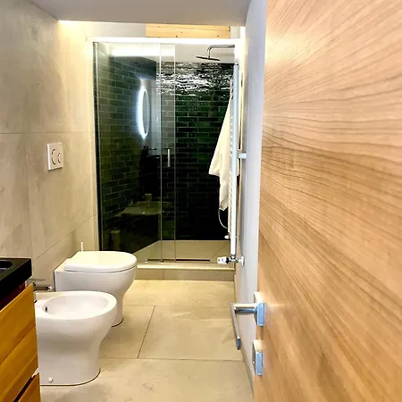 아파트 Boutique Alpine One-bedroom By Supastays - Via Lyssandrin 8 *