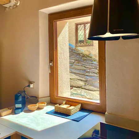 Boutique Alpine One-bedroom By Supastays - Via Lyssandrin 8