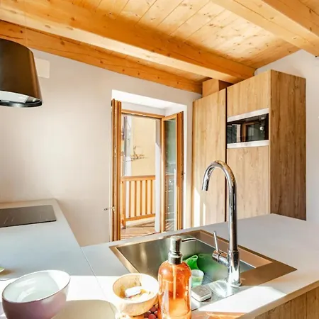 Boutique Alpine One-bedroom By Supastays - Via Lyssandrin 8 Apartment