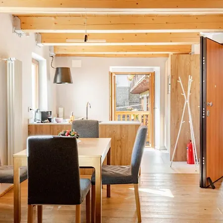 Boutique Alpine One-bedroom By Supastays - Via Lyssandrin 8