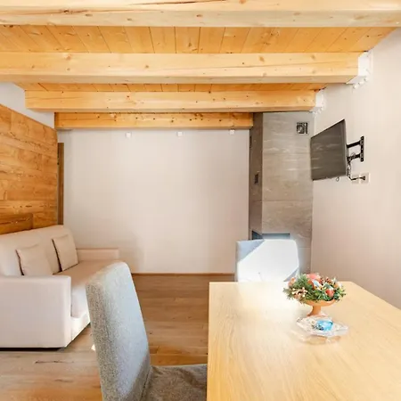 Boutique Alpine One-bedroom By Supastays - Via Lyssandrin 8 Courmayeur