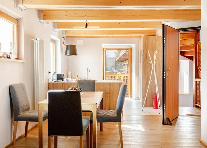 Boutique Alpine One-bedroom By Supastays - Via Lyssandrin 8